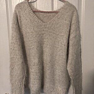 DKNY Jeans M Cream/Gold Long Sleeve V-neck Fuzzy Sweater